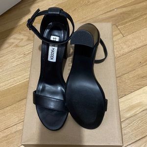 Only wore once. Still brand new.